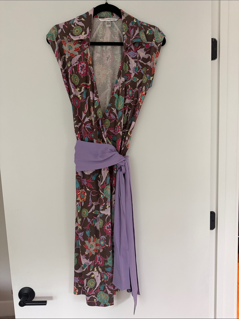 Diane von Furstenberg 100% Silk Wrap Dress